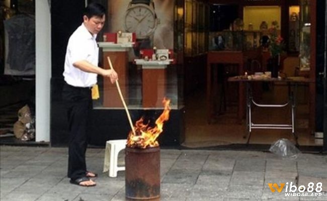 Nghi lễ đốt vía đã được tạo ra để giúp hóa giải vía xấu