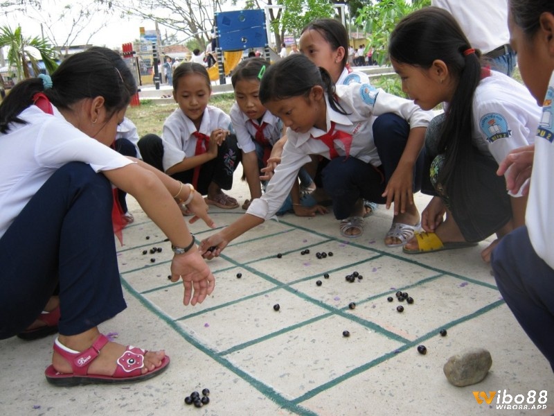 Mẹo chơi ô ăn quan là phải nhẩm và lựa chọn cách đi quân thật đúng đắn