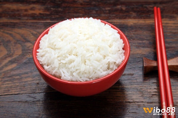 Chiêm bao thấy ăn cơm chứa đựng những dự báo thú vị