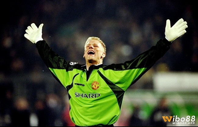 Người không thể vượt qua: Thủ môn hay nhất Manchester United - Schmeichel