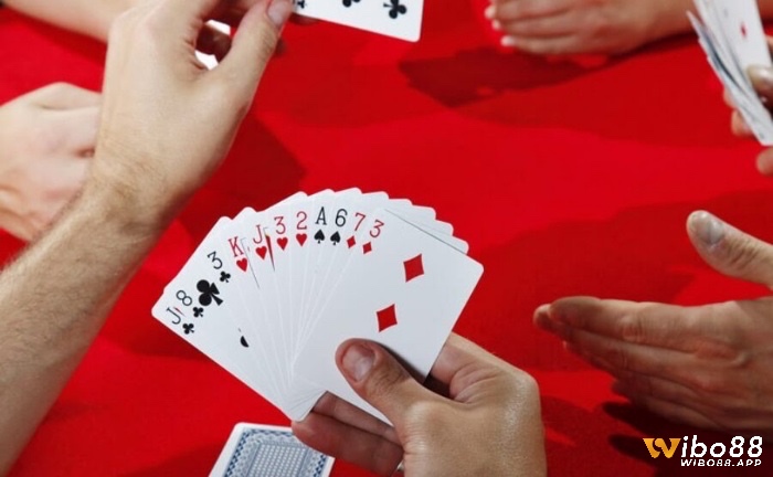 Tiến lên miền Bắc là một trò chơi đánh bài phổ biến và được yêu thích nhất hiện nay