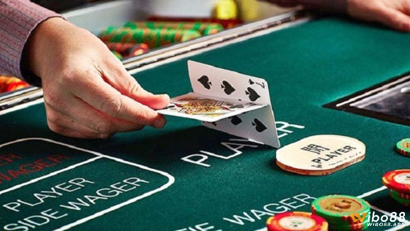 Baccarat giải pháp cược là tập hợp các phương pháp, chiến lược và nguyên tắc thiết kế tối ưu hóa quyết định game baccarat