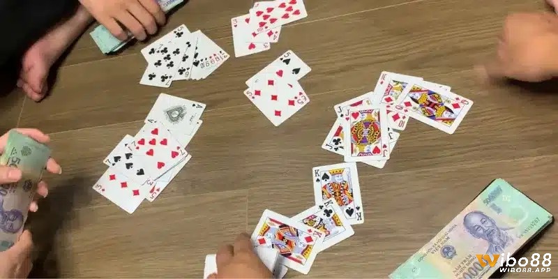 Cách xử lý khi bị đối thủ gài bẫy trong Phỏm.