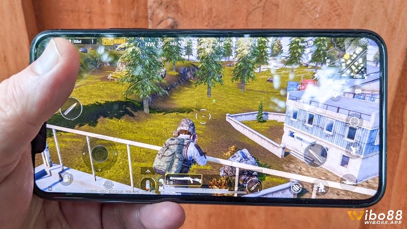 Điều chỉnh cấu hình, dung lượng và kết nối giúp tối ưu hóa trải nghiệm game bắn súng góc nhìn thứ 3 mobile