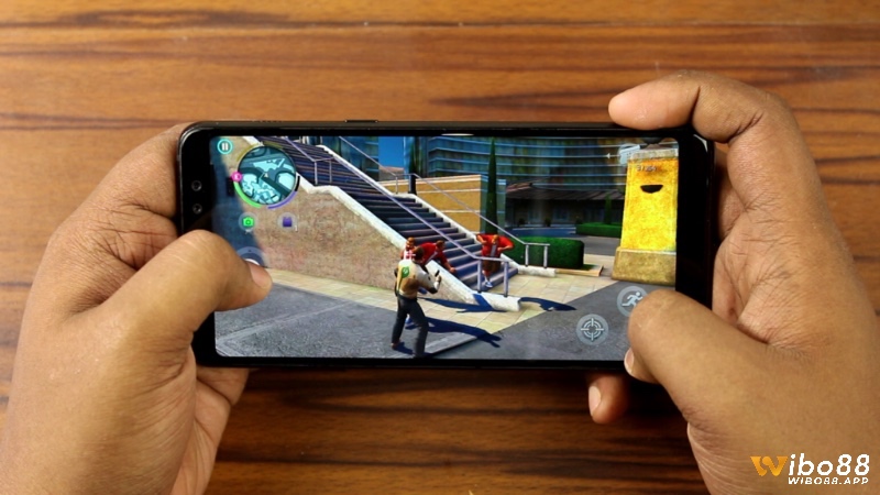 Điều chỉnh đồ họa và độ nhạy điều khiển giúp chơi game bắn súng góc nhìn thứ 3 mobile mượt hơn trên nhiều loại thiết bị.