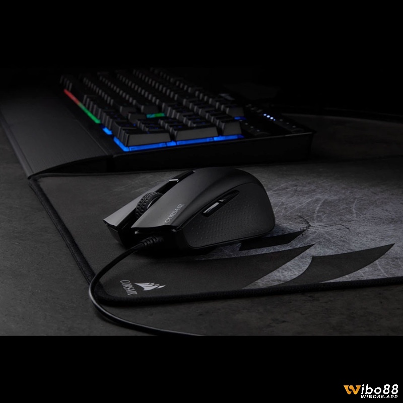 Corsair Harpoon RGB Pro mang lại độ chính xác cao và trải nghiệm thoải mái trong phân khúc giá phổ thông.