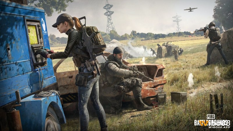 PUBG phù hợp với người thích battle royale chân thực, sinh tồn căng thẳng và đấu súng nhiều tính toán