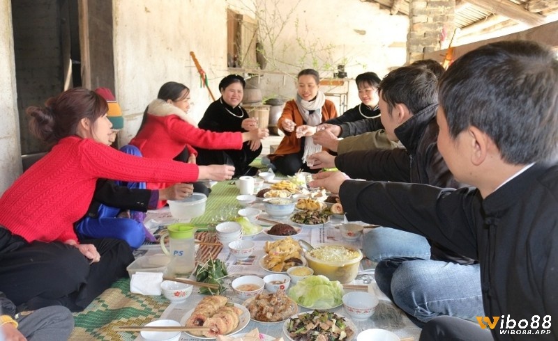 Giấc mơ thấy đang họp gia đình hay dòng họ thể hiện bạn đang quan tâm đến các vấn đề của gia đình